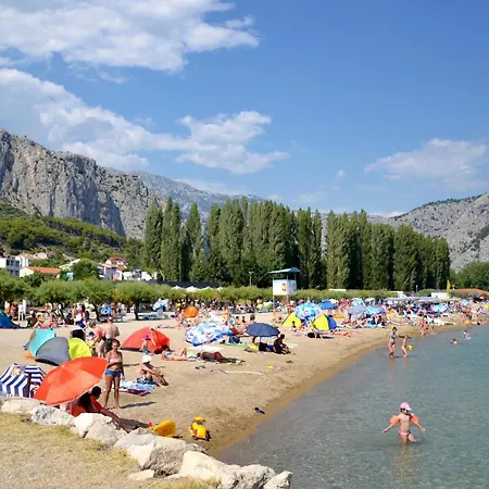 2757a * Omiš